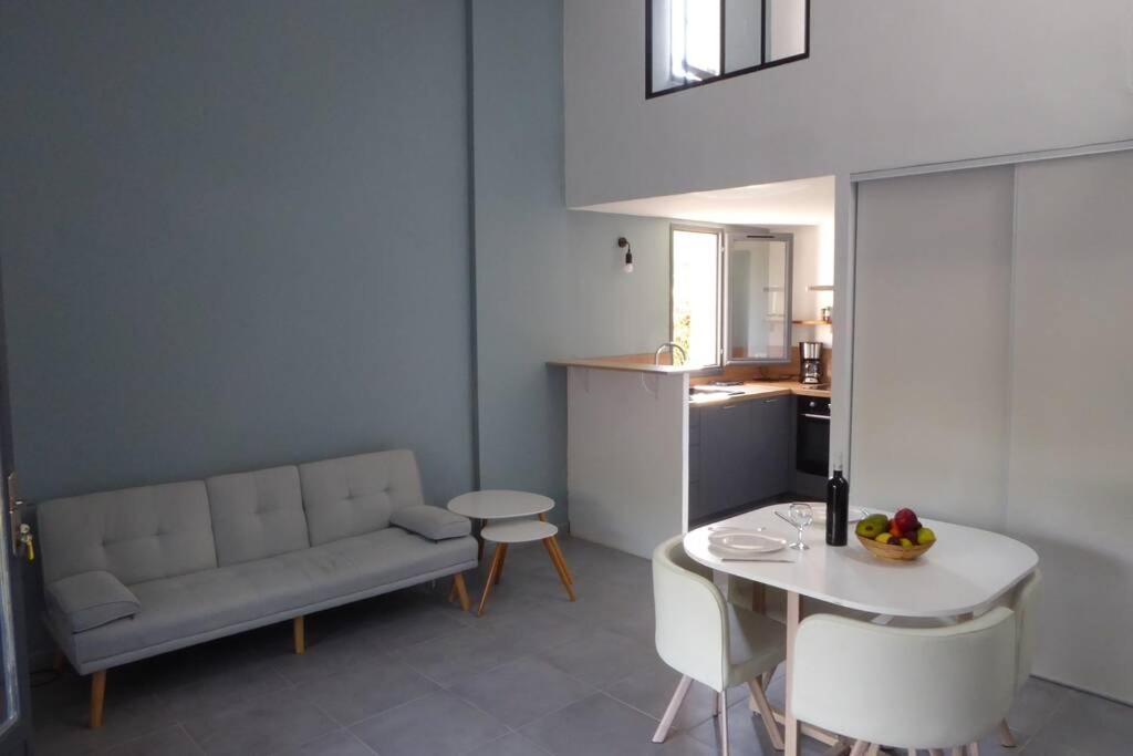 Mazet Dans Residence Avec Piscine Bagnols-en-Forêt 외부 사진