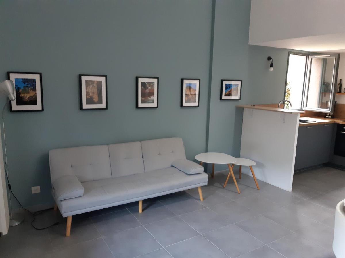 Mazet Dans Residence Avec Piscine Bagnols-en-Forêt 외부 사진